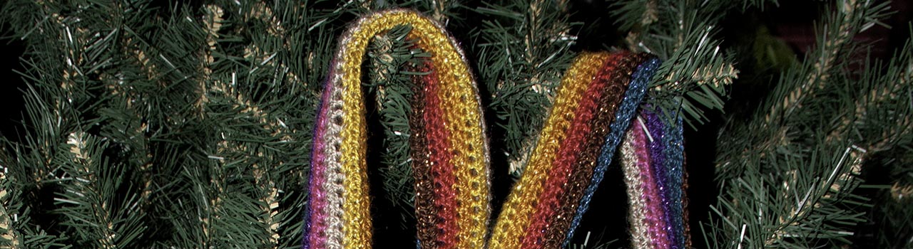 cropped: tree modelling a scarf